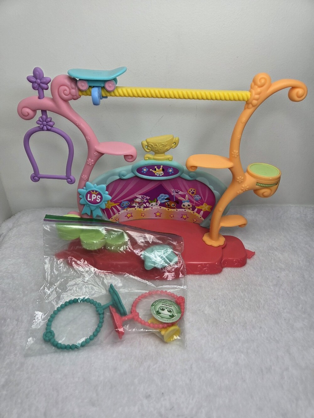 Littlest Pet Shop "Pets Got Talent" Playset
